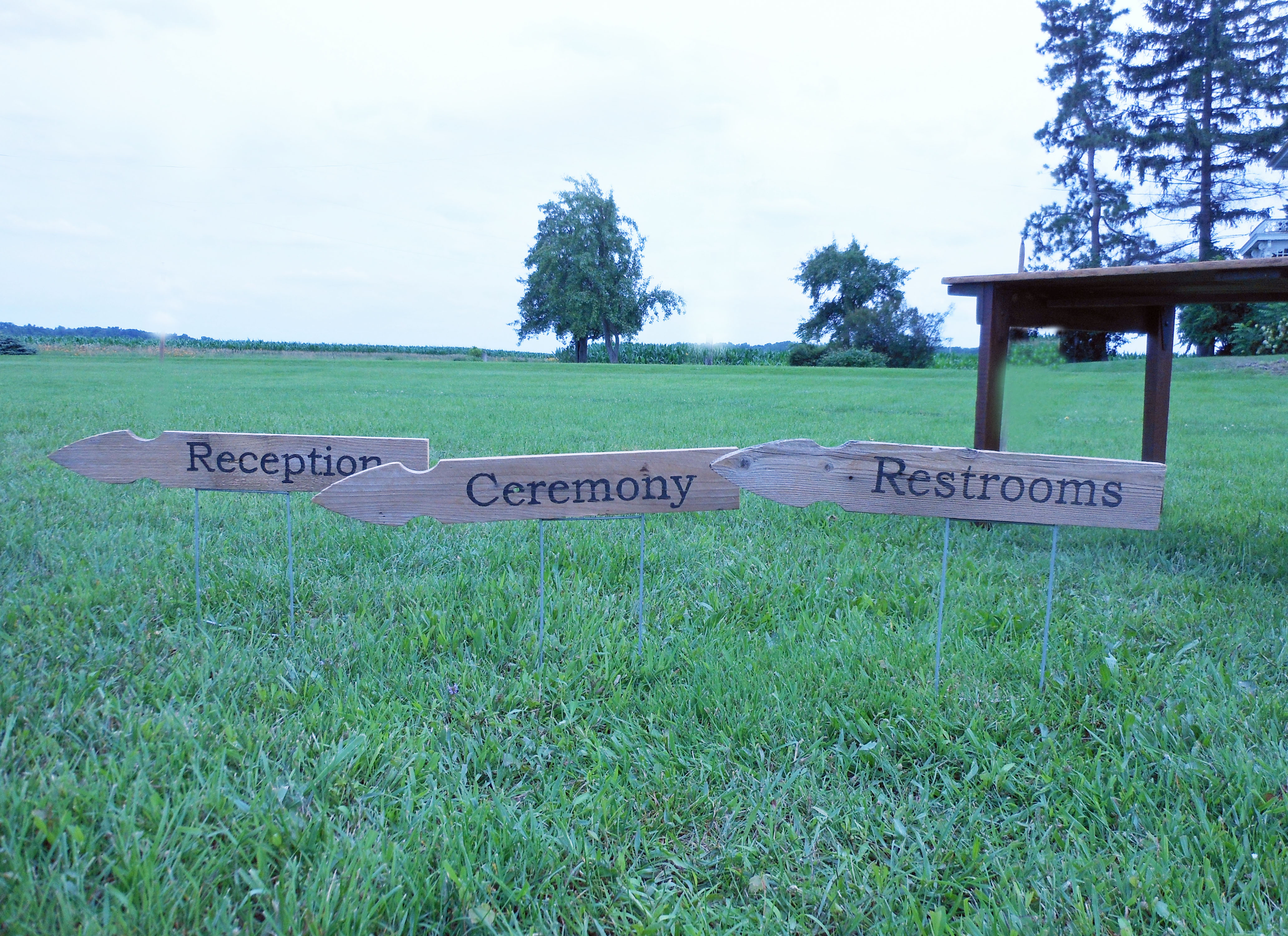 Wooden Wedding Directional Signs – Buckeyes & Bluegrass
